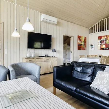 Four-bedroom In Storvorde * Egense