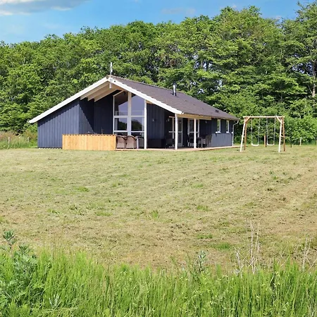 Four-bedroom In Storvorde Egense